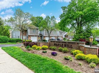 360 Madison Ave, Cresskill, NJ 07626