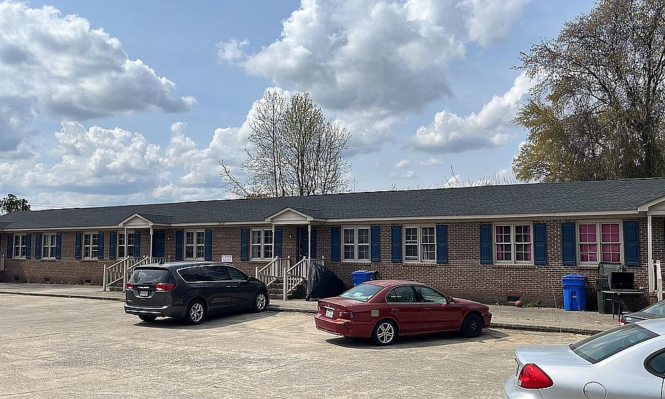 1st image of 1700 Singletary Street Se