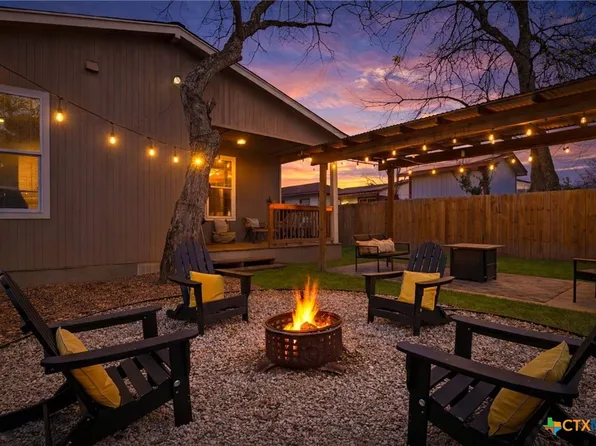 230 Thompson Pl, San Antonio, TX 78225