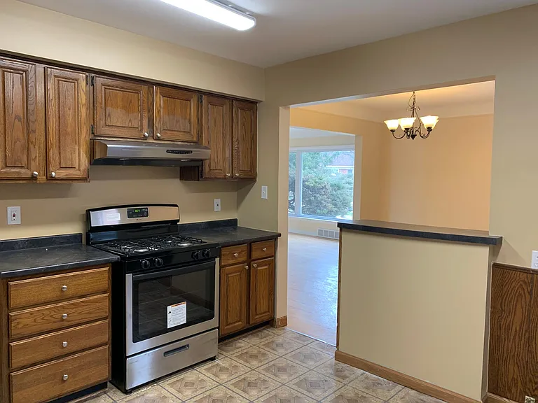 22181 Marlow Ave — Photo 5