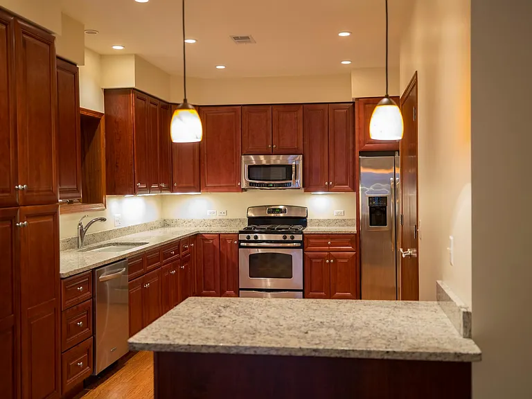 670 N Peoria St #2 — Photo 5