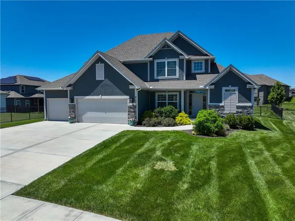 8142 NW 89th St, Kansas City, MO 64153