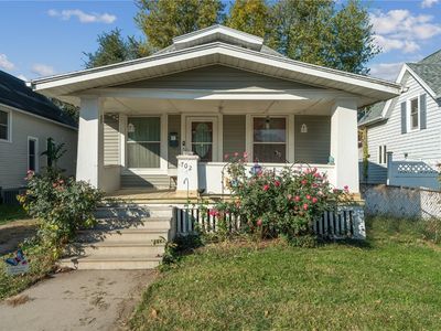 702 8th St SW, Cedar Rapids, IA, 52404