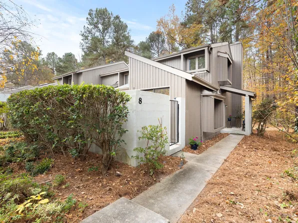 8 Tilbury Ct, Chapel Hill, NC 27517