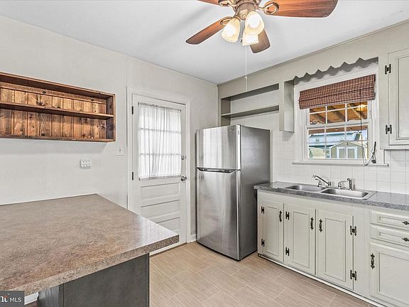 4th image of 317 Greystone Rd