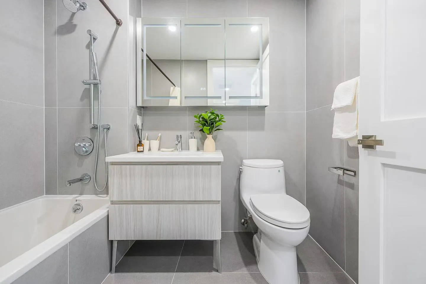 1 bed, $2,800 — Photo 4
