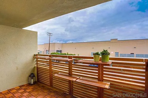 1645 Emerald St #1L — Photo 15