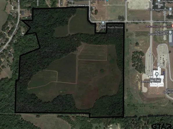 Willow St, Jacksonville, TX 75766