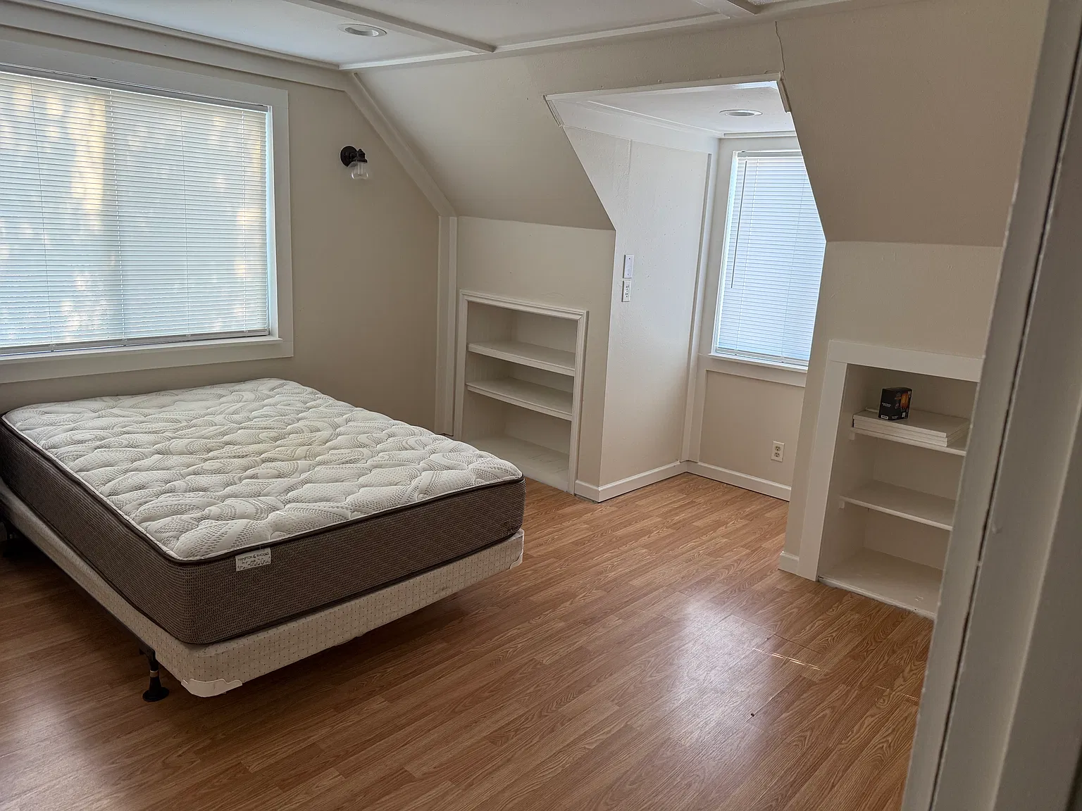 4 bed, 1726 sqft, $800 — Photo 2