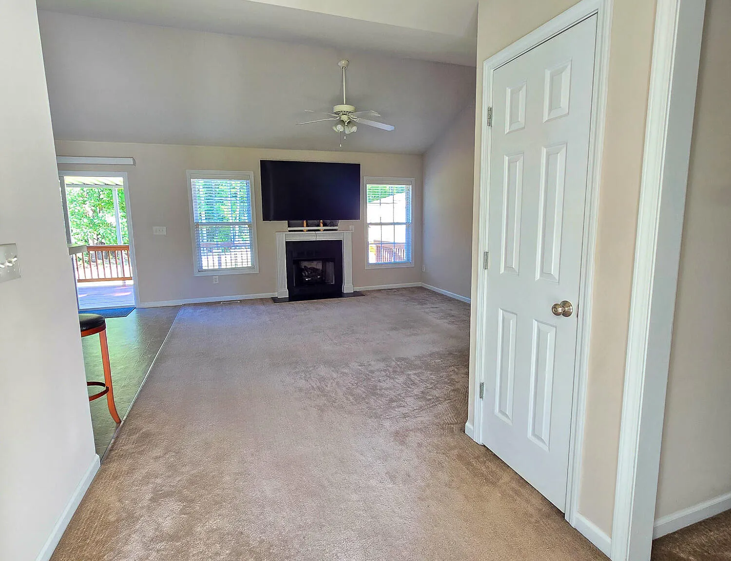 3 bed, 2.0 bath, $1,995 — Photo 3