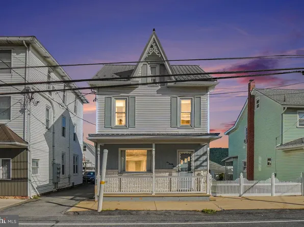1022 W Main St, Valley View, PA 17983