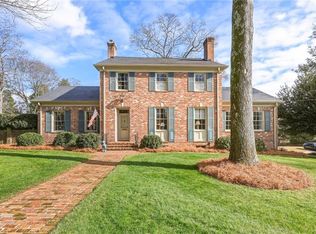 1606 Riverside Dr, Gainesville, GA 30501