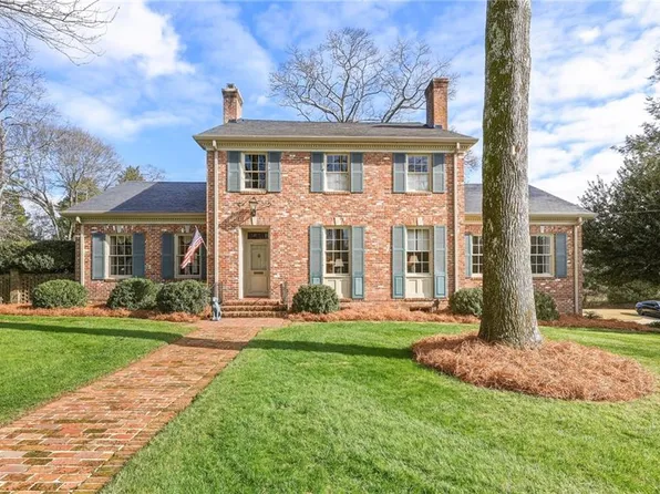 1606 Riverside Dr, Gainesville, GA 30501