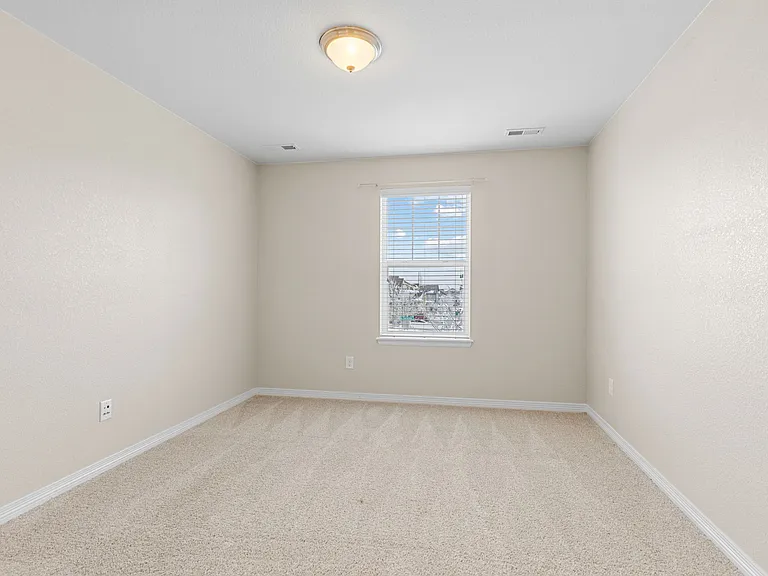 22898 E Saratoga Pl — Photo 41