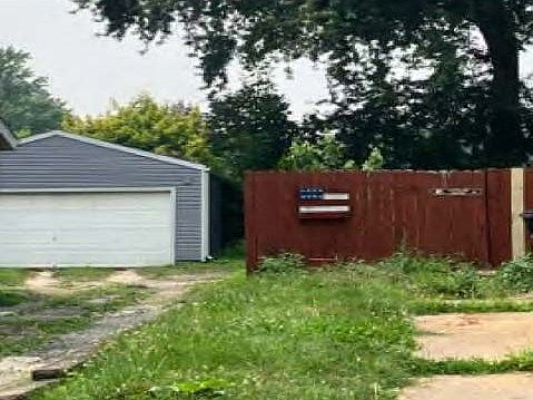 4th image of 556 Cora Ave