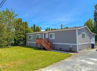 435 3rd St, Sumas, WA 98295