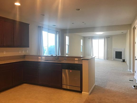 3rd image of 1018 Santa Lucia Dr