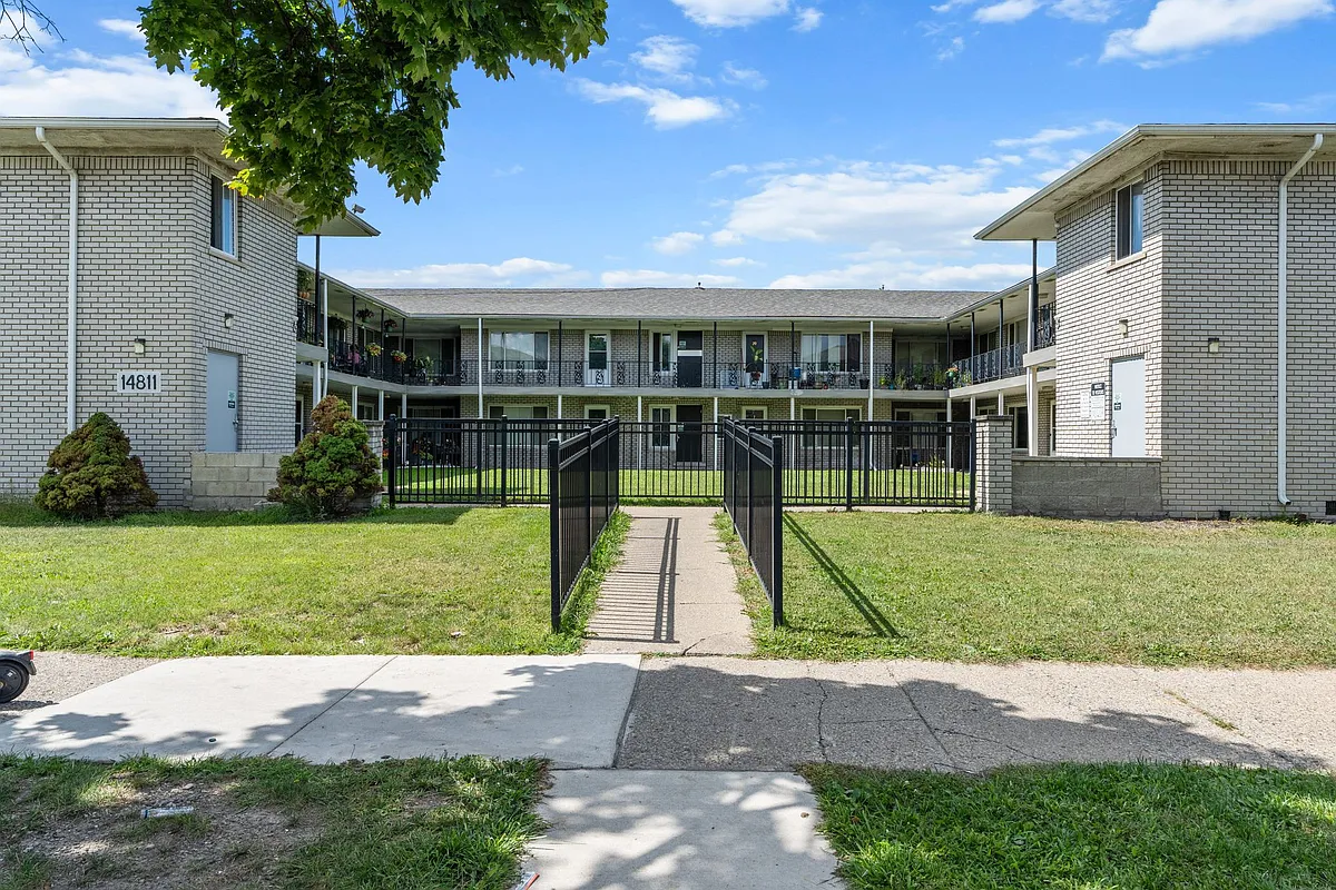 Building Photo - Greenfield Square