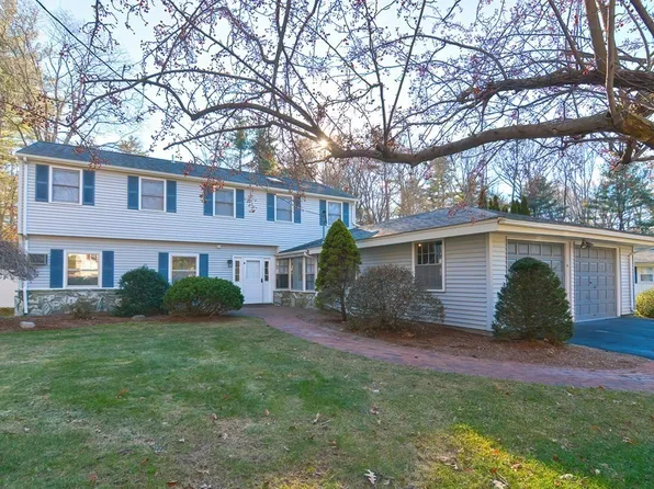 8 Bayberry Ln, Framingham, MA 01701