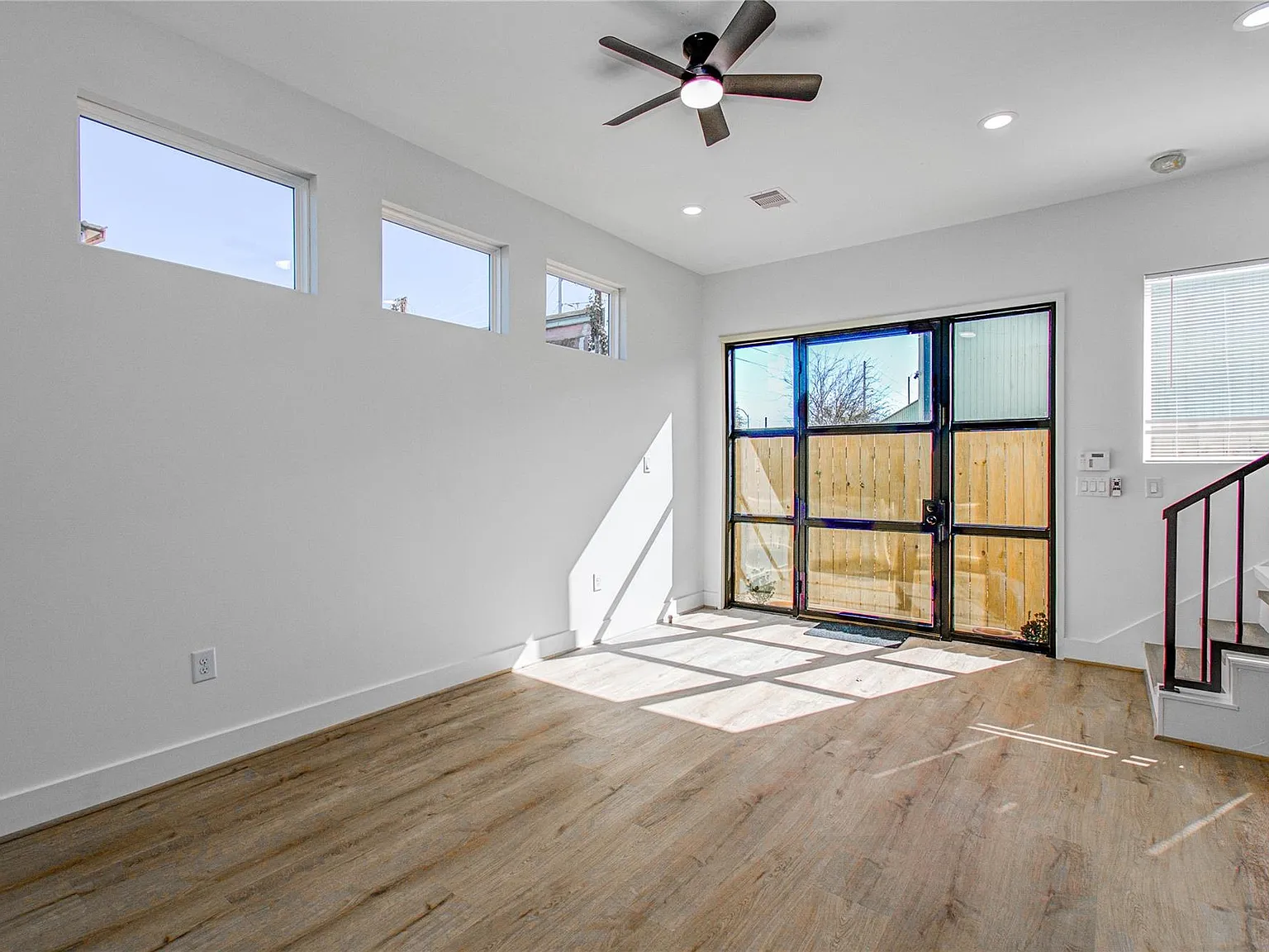 1 bed, 1.5 bath, 800 sqft, $1,600 — Photo 4