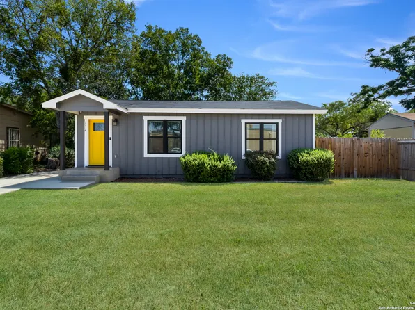 132 Schumacher, San Antonio, TX 78220