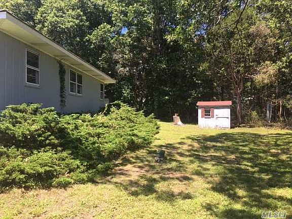4th image of 15 Salt Meadow Ln