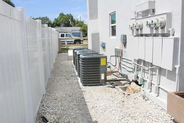 305 Cypress Dr #1 — Photo 15