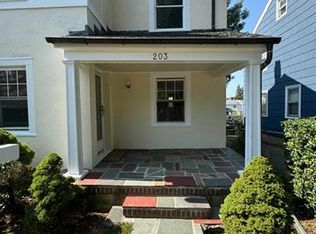 203 Weyman Ave, New Rochelle, NY 10805