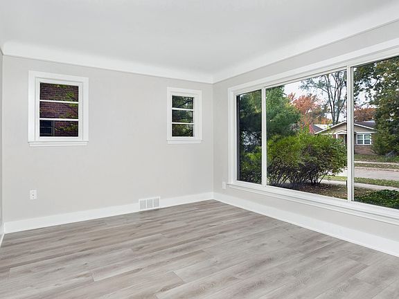 5th image of 1 820/822 E 5th St #1
