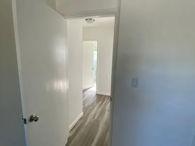 13759 Oxnard St — Photo 25