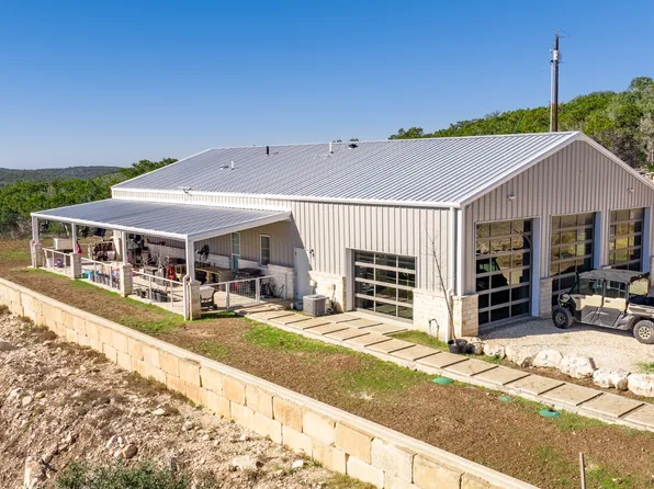 225 Arrowhead Lane, Pipe Creek, TX 78063