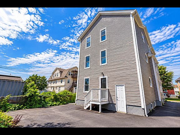 2nd image of 823 Capitol Ave #1