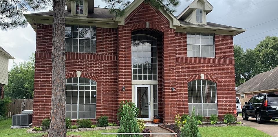1st image of 3502 Brookwood Dr