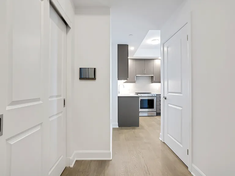 3240 William Coltson Ave — Photo 121