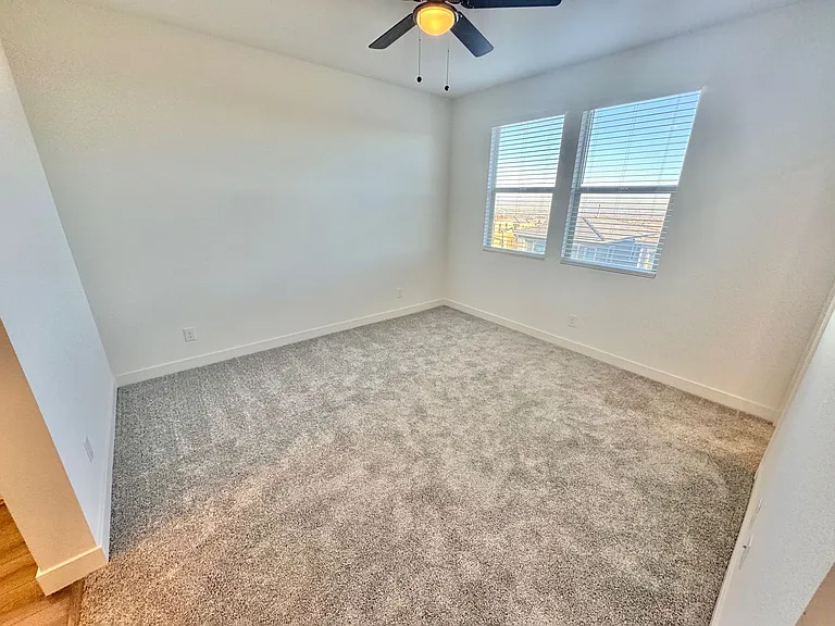 1548 Little Penguin St — Photo 20