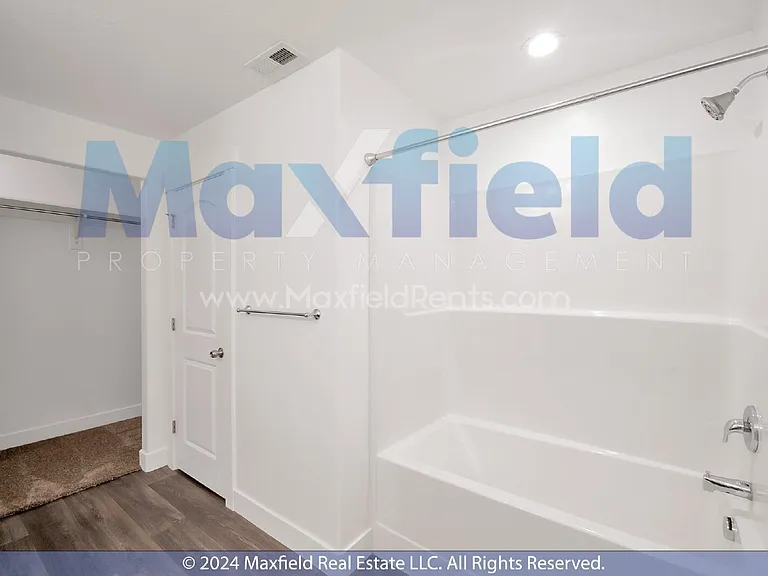 4163 W 1650 N — Photo 16