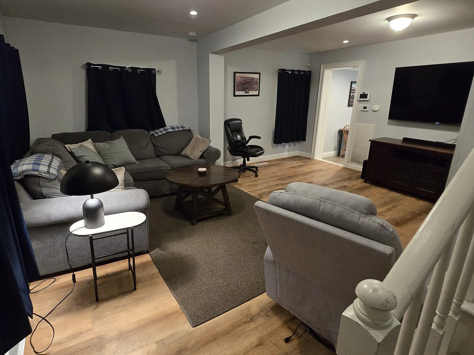 3 bed, 1035 sqft, $3,300 — Photo 2