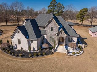 115 Meadowbrook Dr, Bolivar, TN 38008