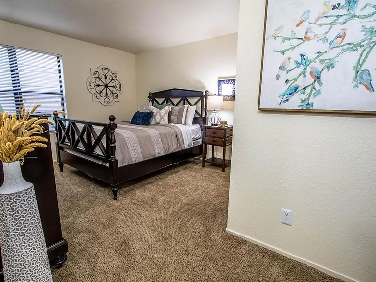 ONE MONTH FREE! APPLY FREE! VIRTUAL TOURS! — Photo 98