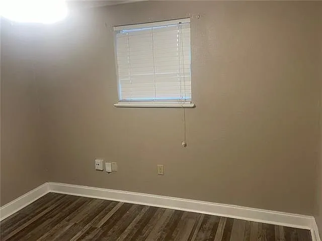 3 bed, 2.0 bath, 2000 sqft, $1,850 — Photo 4