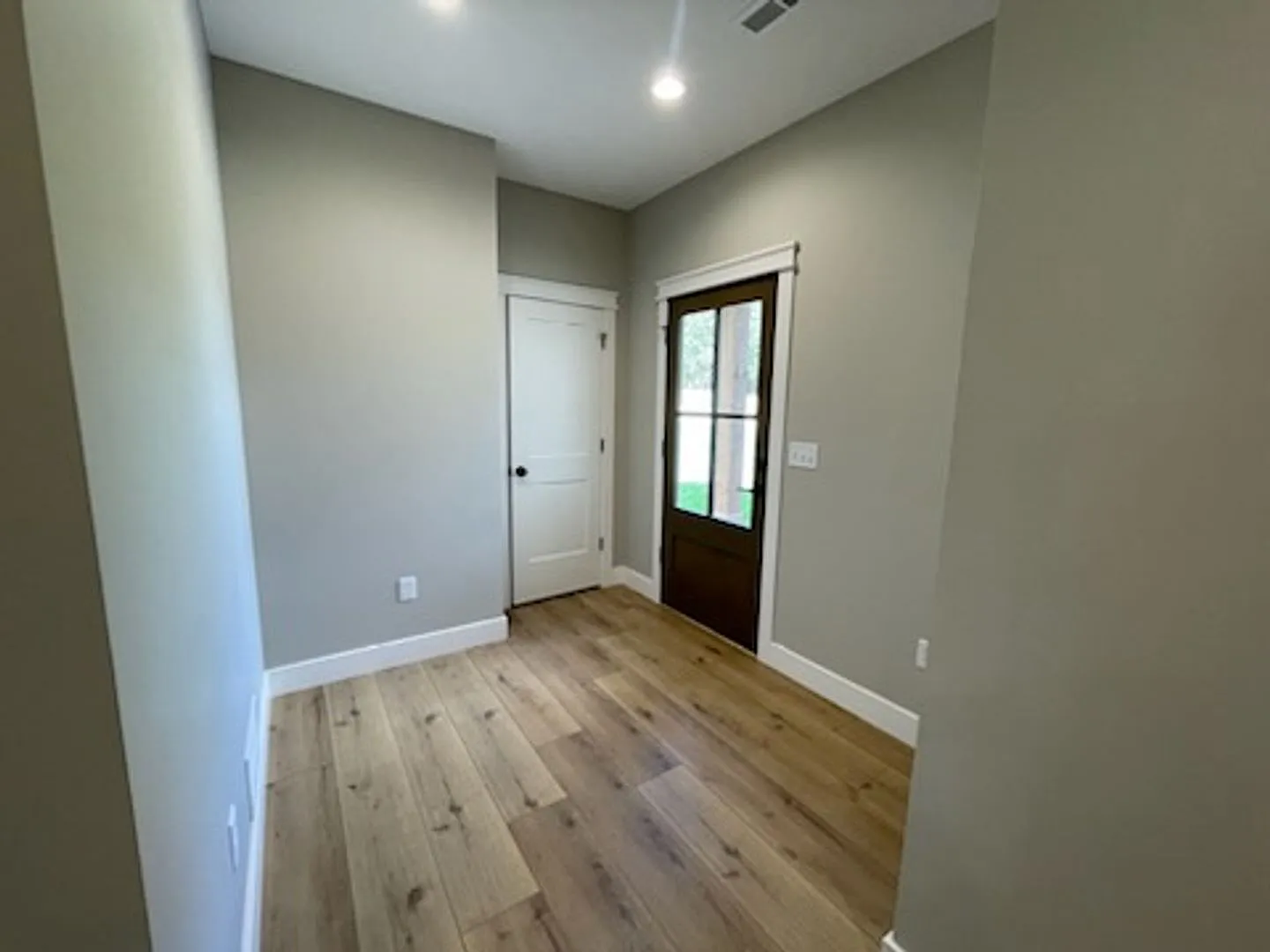 New Construction 3bd/2ba duplex — Photo 2