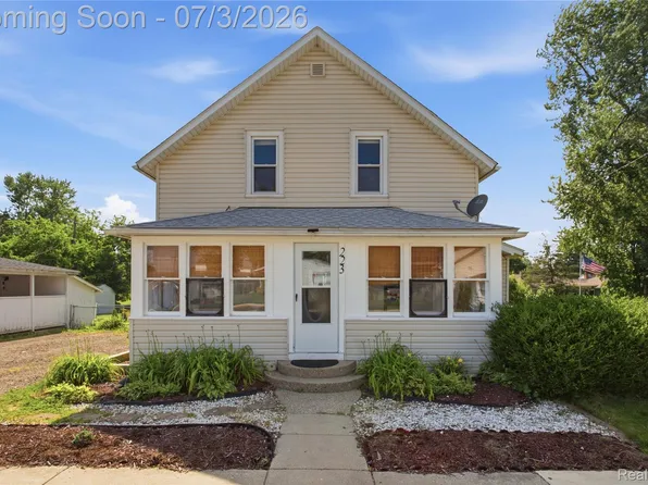 223 N Main St, Webberville, MI 48892