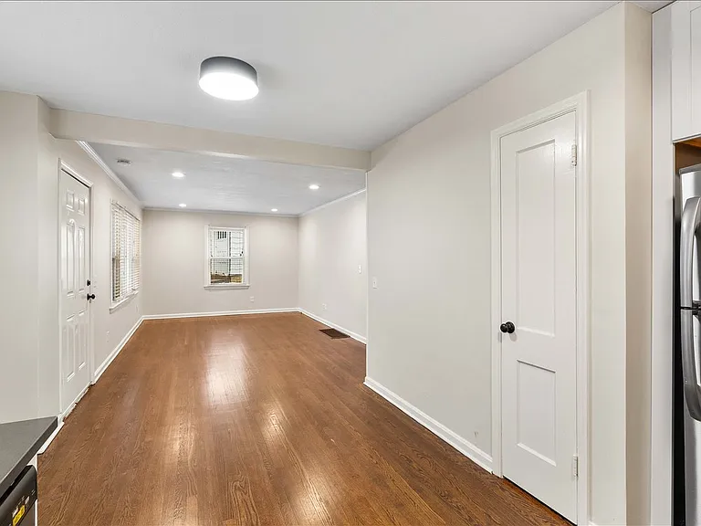 5332 Cedar St — Photo 10