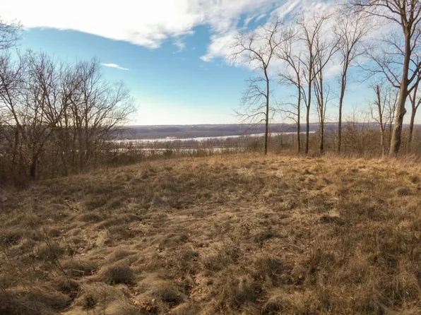 5149 Shamrock Lane #11, Cassville, WI 53806