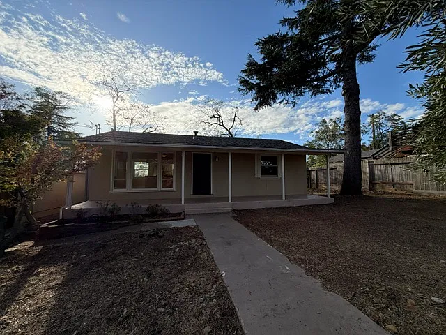 2 bed, $2,400 — Photo 2