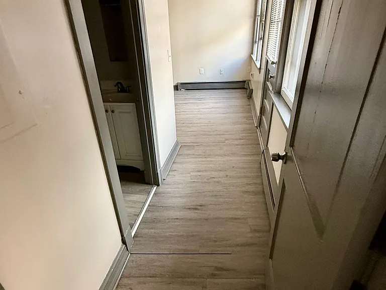 926 Asylum Ave #201 — Photo 4