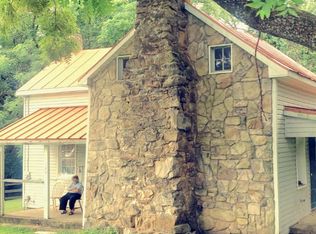 19 Hitt Ln, Castleton, VA 22716