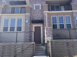 9351 Dorchester St UNIT B, Highlands Ranch, CO 80129