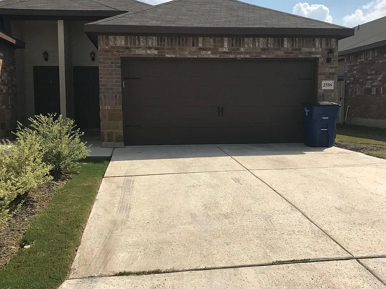 2558 Pahmeyer Rd — Photo 1