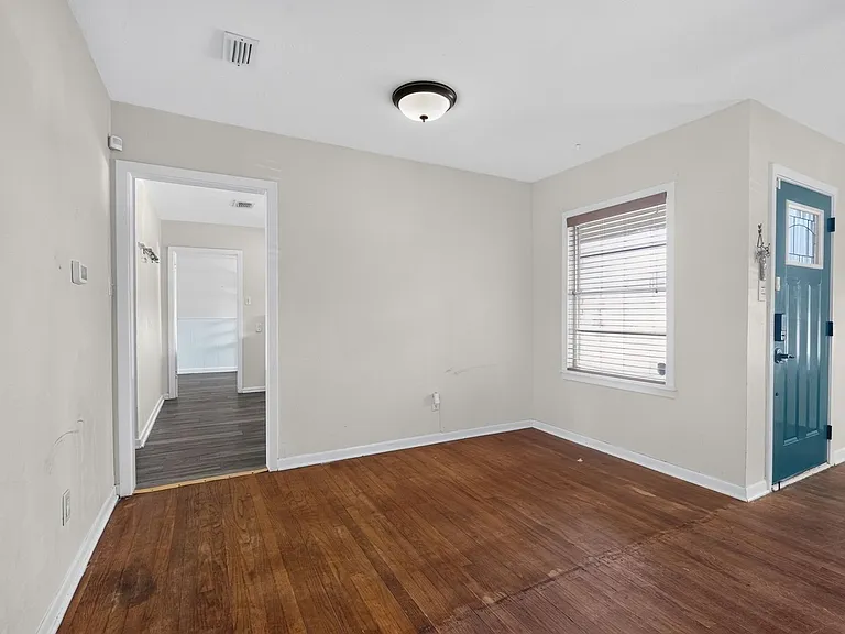 725 Mary Lake Dr — Photo 10